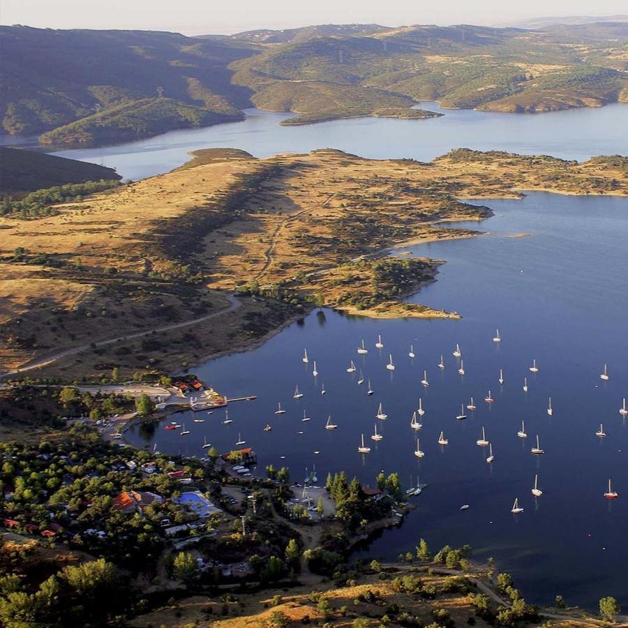 El Lago Cervera de Buitrago 外观 照片